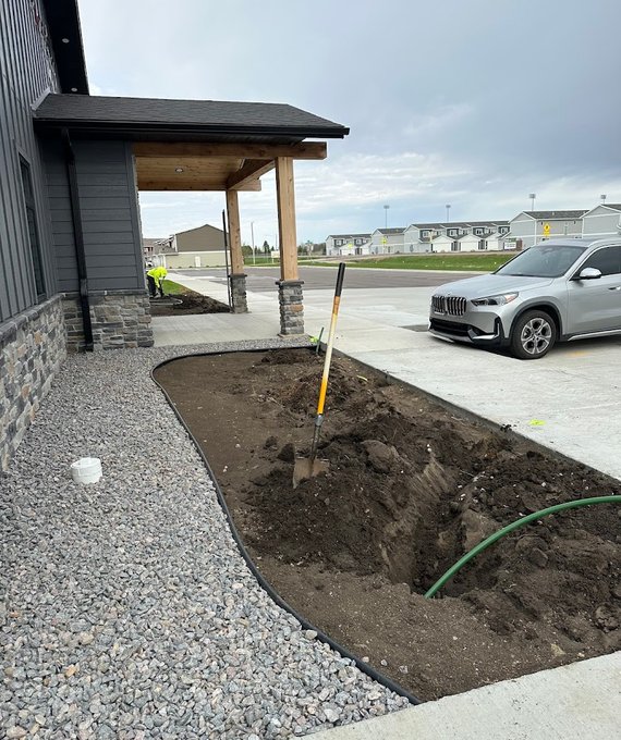 commercial grounds maintenance Edmonton