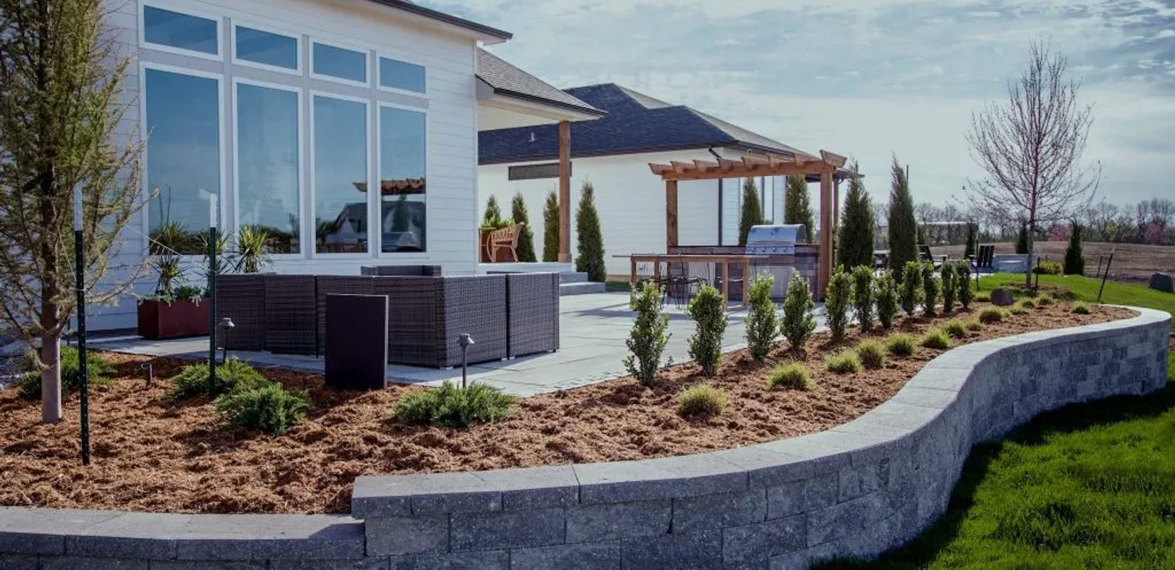 Retaining wall installation in Edmonton